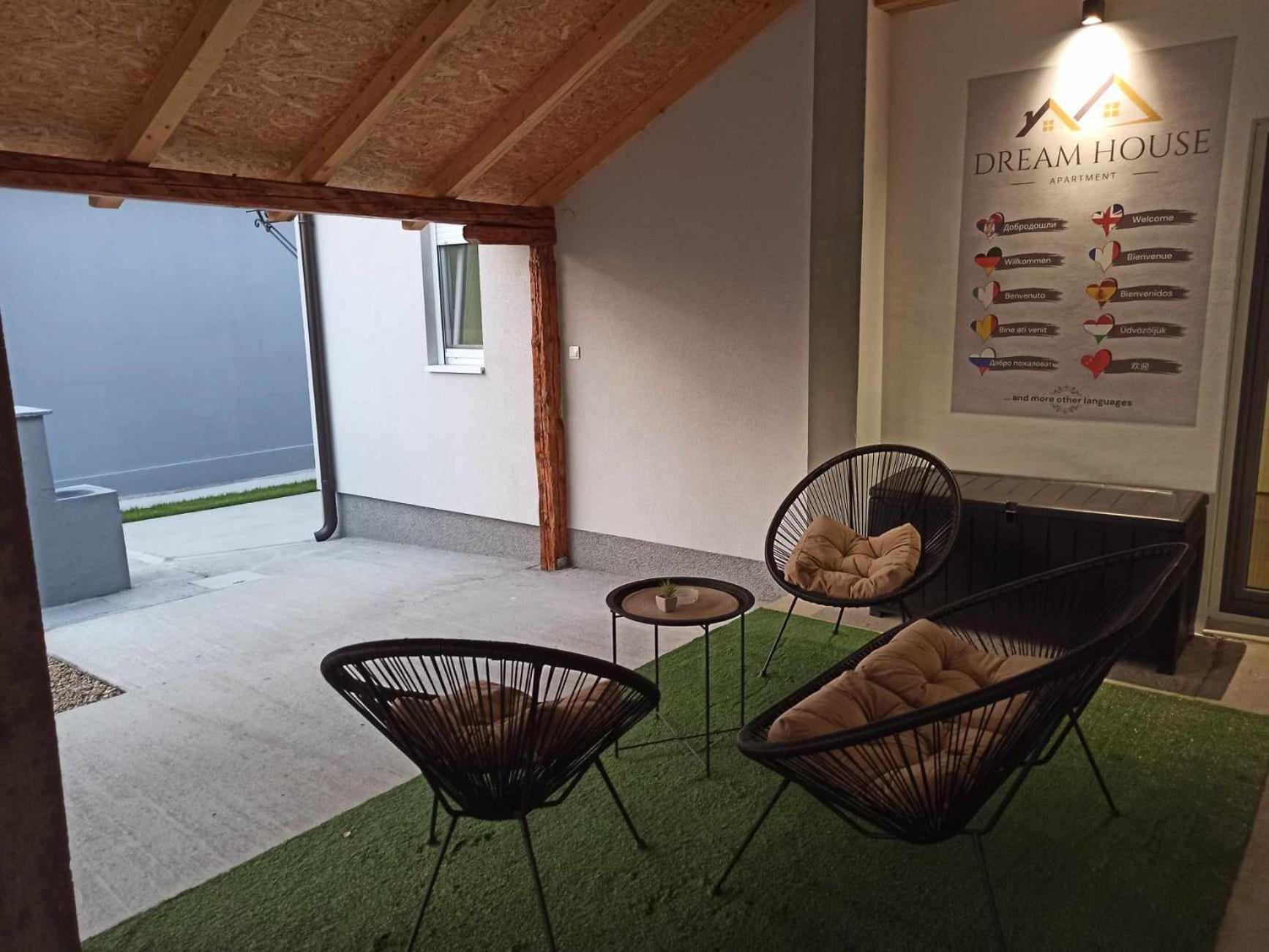 Dream House Apartment Vrsac Luaran gambar